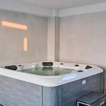 Lalublack Sea Infinity Pools * Mamaia