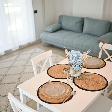 Lalublack Sea Infinity Pools Apartment