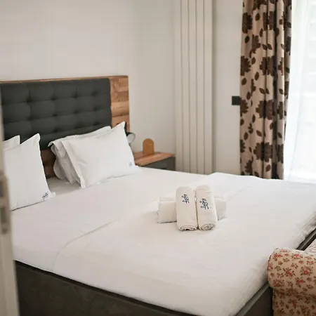 Lalublack Sea Infinity Pools * Mamaia