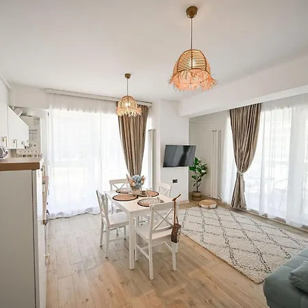 Lalublack Sea Infinity Pools Apartment *