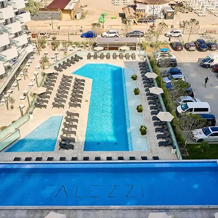 Lalublack Sea Infinity Pools *