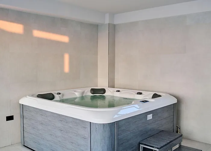 Lalublack Sea Infinity Pools * Mamaia