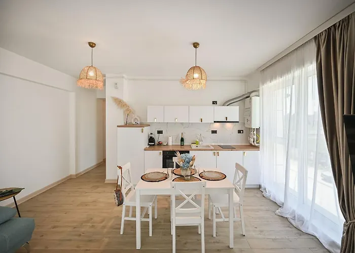 Lalublack Sea Infinity Pools Apartment Mamaia