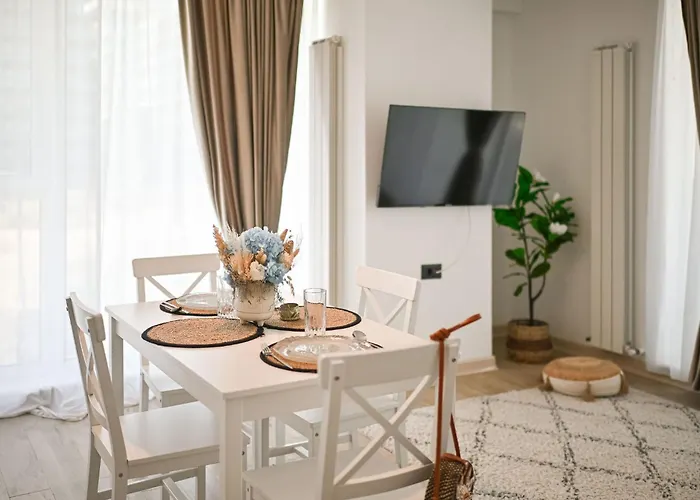 Lalublack Sea Infinity Pools * Mamaia