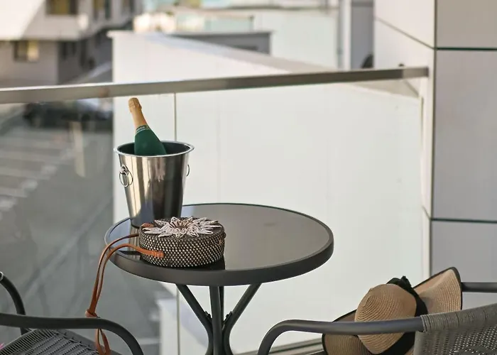 Lalublack Sea Infinity Pools Apartment