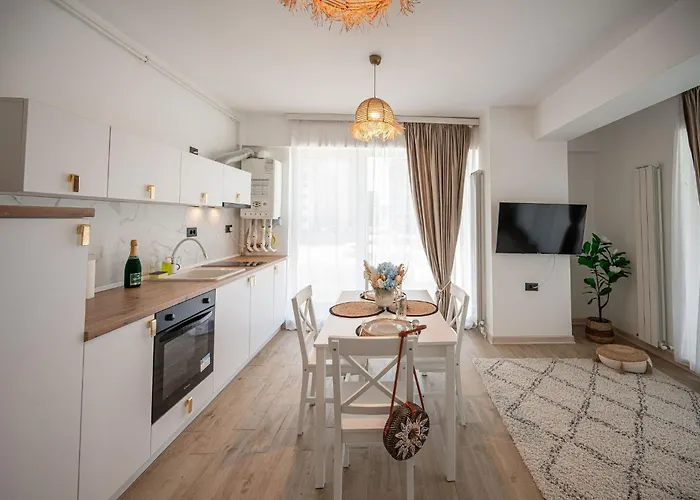 Lalublack Sea Infinity Pools Apartment Mamaia