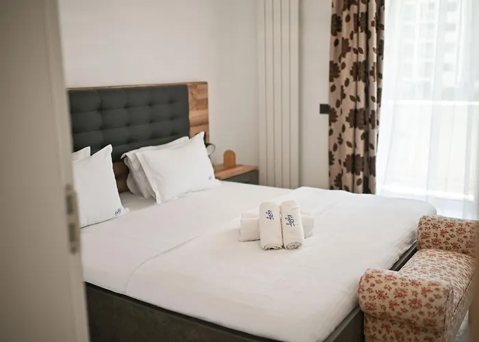 Lalublack Sea Infinity Pools * Mamaia